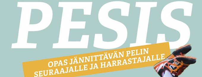 Annukka Koskela esittelee Pesis-kirjaansa Helsingin Kirjamessujen Olohuoneessa perjantaina