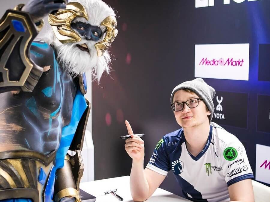 Kansainvälisen Dota 2 -turnauksen voittanut ex-pesäpalloilija Lasse Urpalainen ehdolla Urheilugaalassa