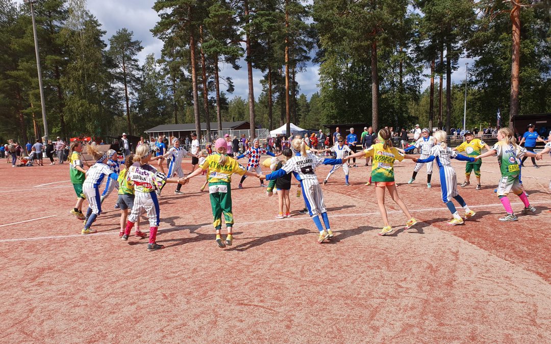 Puuttuuko joukkue tai pelaajia? – Valtakunnallisten leirien pelaajapörssi on avattu